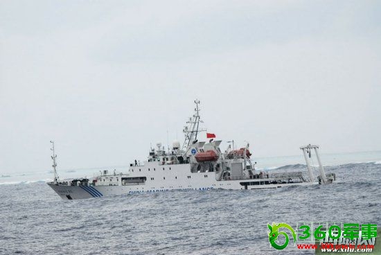 中国海监81号和83船赴南海维权执法,途中经过黄岩岛海域